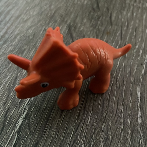 Paw Patrol Marshall Dino rescue toy with 3 dinosaurs - Picture 3 of 6